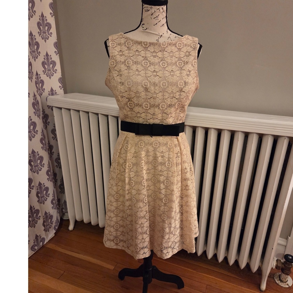 Cute Beige Floral Lace with Black Bow Belt Fit and Flare Cocktail Dress Sz 10